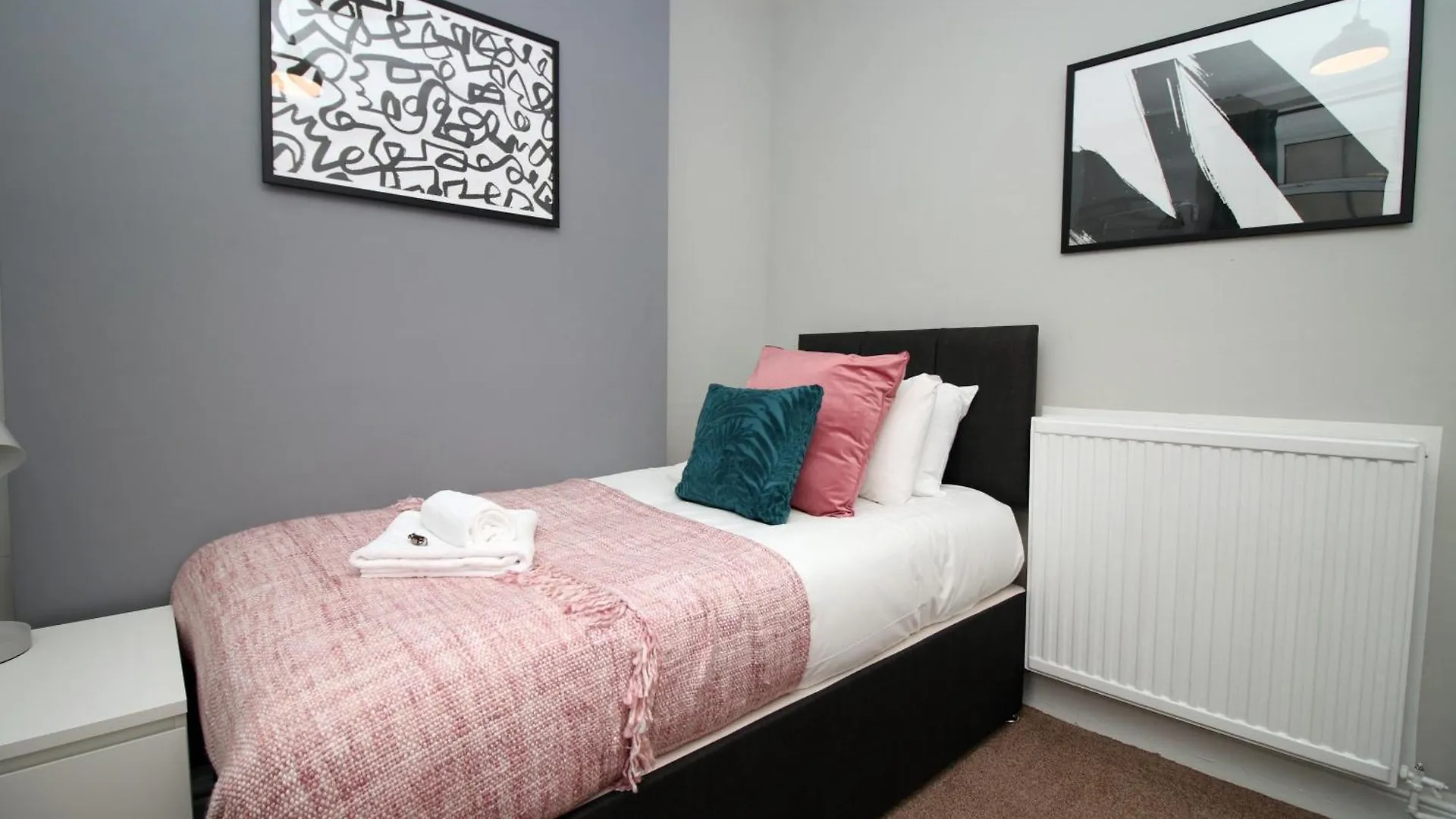 Spacious 4 Bedroom House - Moira Lodge By Ty Sa Cardiff United Kingdom